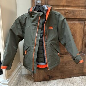 The North Face boy gortex ski jacket with insulated inner down Jacket size Small